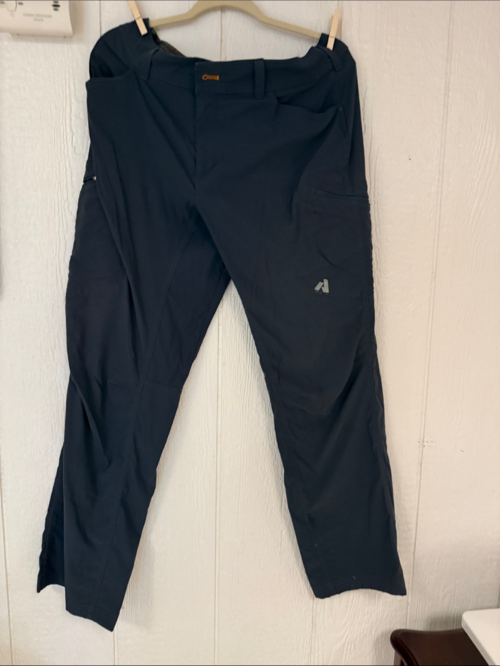 Eddie Bauer Black Cargo Hiking Pants 36-32